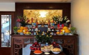 Di chuyển bàn thờ trong nhà