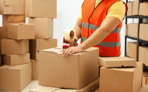 Đóng gói quần áo nhanh chóng khi chuyển nhà